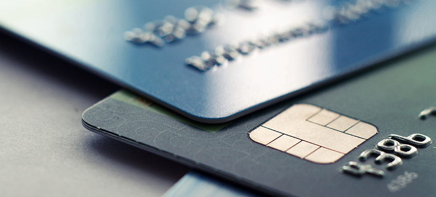 Which is better? Shopping with a Credit or Debit Card? 